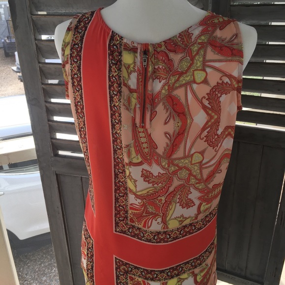 Paisley print tunic that has a 70’s flair. - Picture 2 of 2